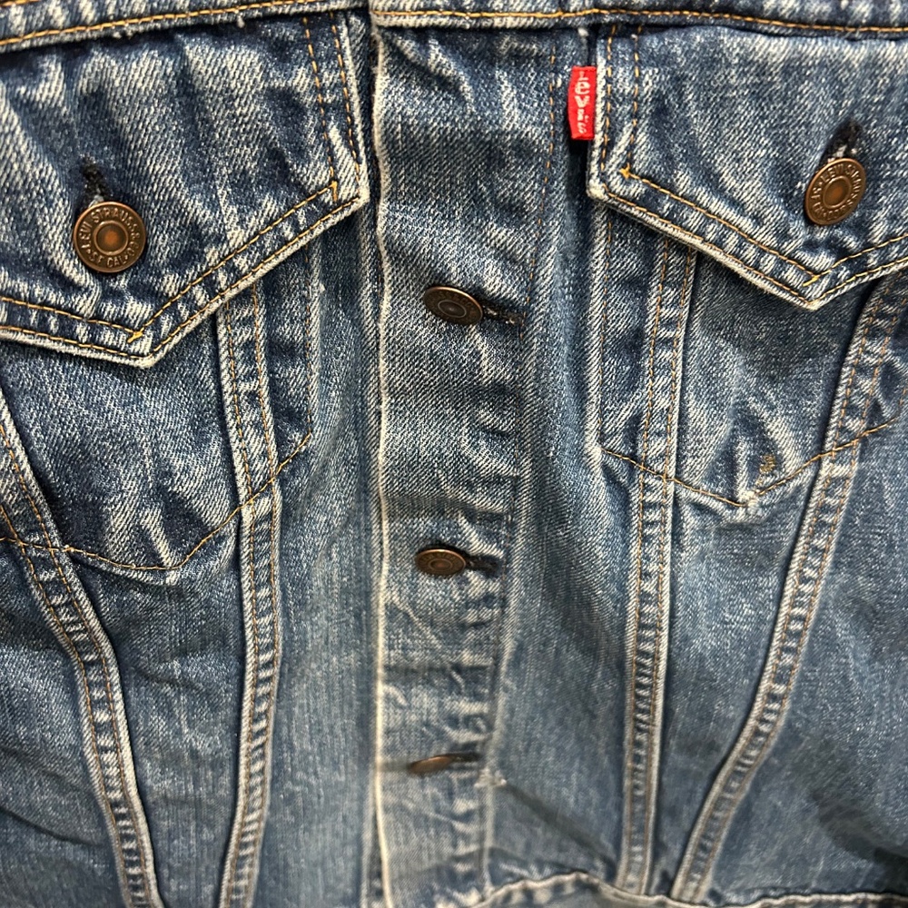 Women's Vintage Levi's Denim Jacket, Size 30 (Small) - Picture 3 of 6